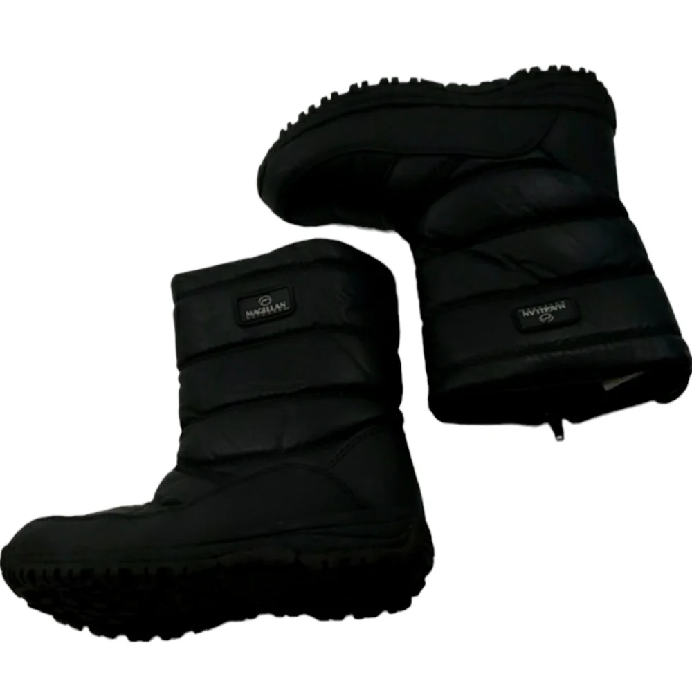 Magellan~Boot's Size 4~Black